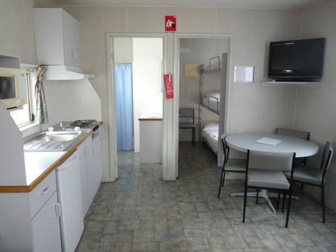 Wodonga Caravan & Cabin Park - New Castle Holiday 1