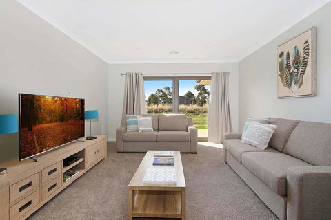 Woodbine Waters - New Castle Holiday 0