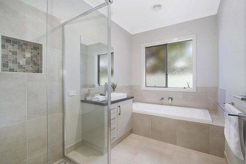 Woodbine Waters - New Castle Holiday 3