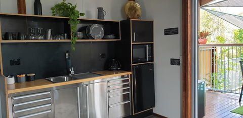 Woodwark Bay Retreat Airlie Beach - New Castle Holiday 3