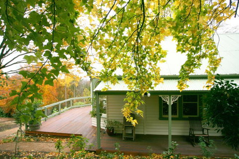 Woolrich Historic Garden Accommodation - New Castle Holiday 1
