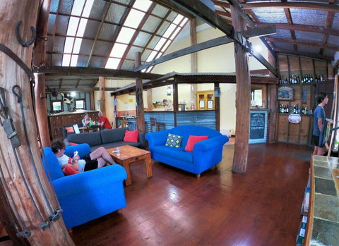 Woolshed Eco Lodge - New Castle Holiday 0