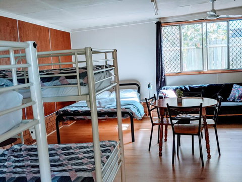 Woolshed Eco Lodge - New Castle Holiday 3