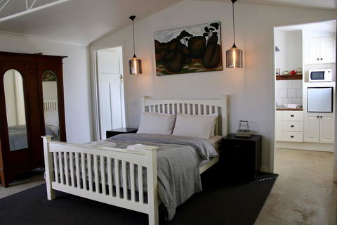 Wormwood Studio - New Castle Holiday 1