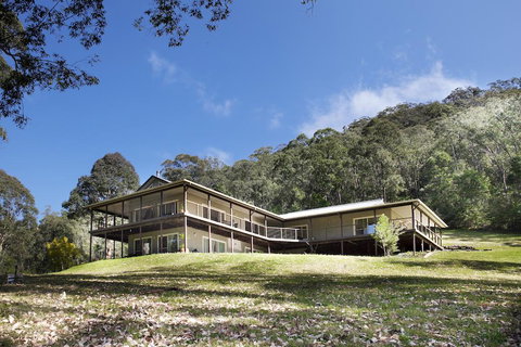 Yanada - New Castle Holiday 0