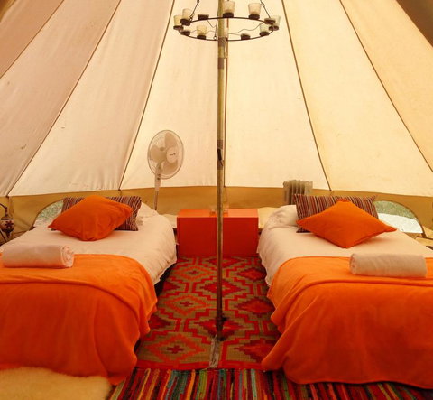 Yanada - New Castle Holiday 1