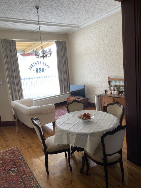 Yass Central B&B - New Castle Holiday 1