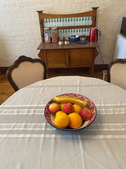 Yass Central B&B - New Castle Holiday 2