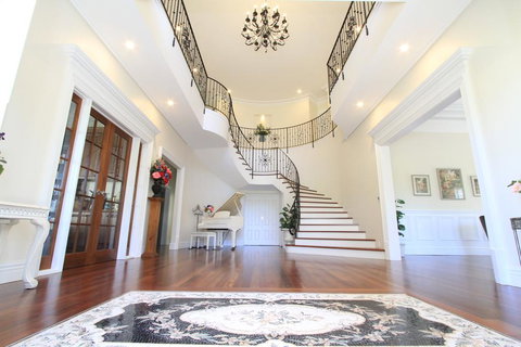 Yatahlia Manor Luxury Homestay - New Castle Holiday 2