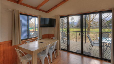 Yea Riverside Caravan Park - New Castle Holiday 1