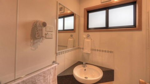 Yea Riverside Caravan Park - New Castle Holiday 3