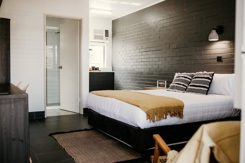 Yeppoon Surfside Motel - New Castle Holiday 1