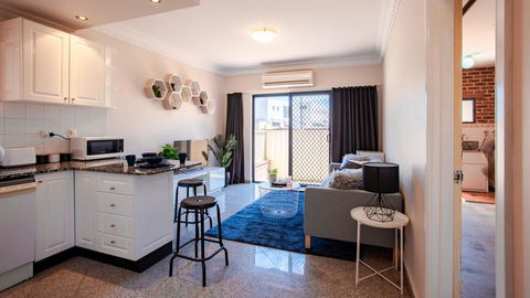Your Home Here In Sydney - New Castle Holiday 3