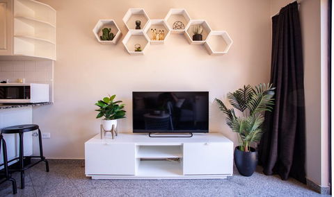 Your Home Here In Sydney - New Castle Holiday 1
