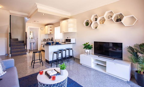 Your Home Here In Sydney - New Castle Holiday 0