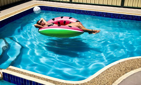ZED MOTELS Tropical Gateway - New Castle Holiday 1