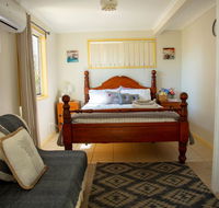Zen Escape Guest House - New Castle Holiday