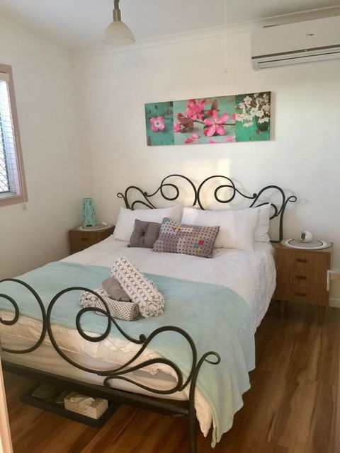 Zen Escape Guest House - New Castle Holiday 3