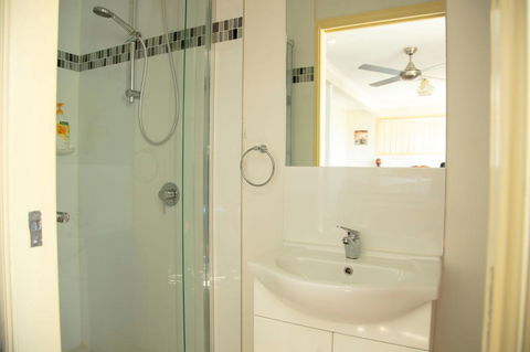 Zen Escape Guest House - New Castle Holiday 1