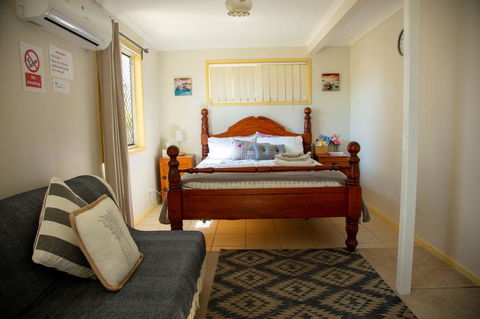 Zen Escape Guest House - New Castle Holiday 0