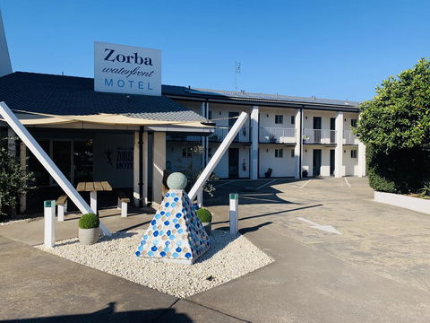 Zorba Waterfront Motel - New Castle Holiday 0