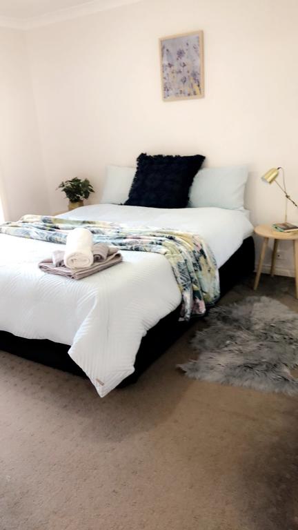 Haven Family& Dog Freindly , Close To Hospital, Airport, Bunnings - New Castle Holiday 3