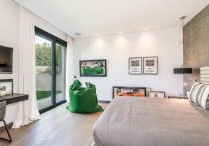 A Wonderful Apartment For You - New Castle Holiday 6