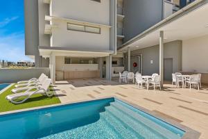 Direct Hotels - Aquarius Kawana - New Castle Holiday 3