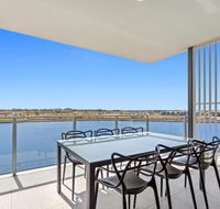 Direct Hotels - North Shore Kawana - New Castle Holiday
