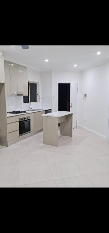 2 Bedroom Modern Home At 61A Glenn St Dean Park NSW - New Castle Holiday 4