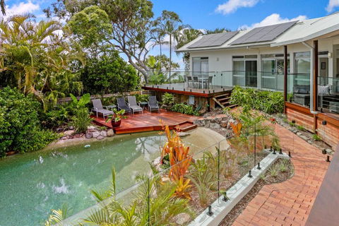 A Tropical Family Oasis In Sunshine Beach - New Castle Holiday 4