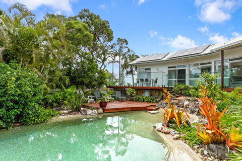 A Tropical Family Oasis In Sunshine Beach - New Castle Holiday 0