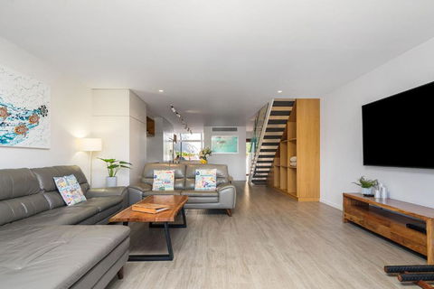 A Perfect Stay - 4 James Cook Apartments - New Castle Holiday 4