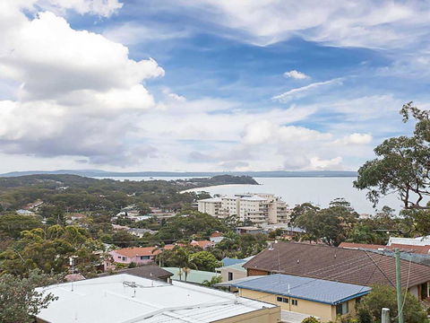 Adriana 9 Fabulous Views And Aircon - New Castle Holiday 0