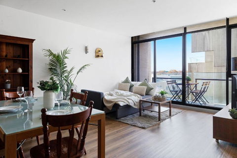 A Chic 2BR Apt Near Melbourne Uni FREE Parking - New Castle Holiday 2