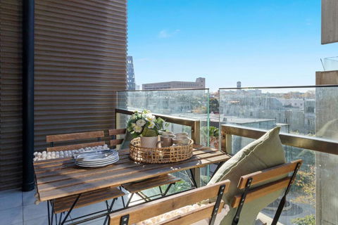 A Chic 2BR Apt Near Melbourne Uni FREE Parking - New Castle Holiday 4
