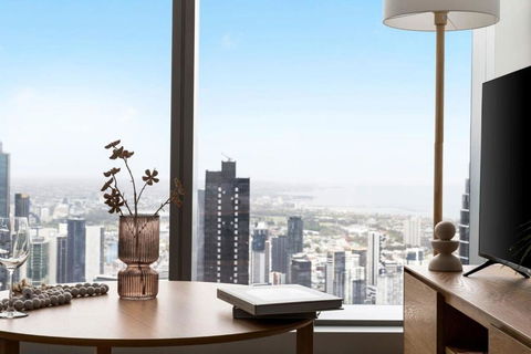 A Chic 2BR Apt With Panoramic Views FREE Parking - New Castle Holiday 0