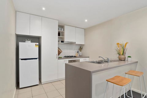 A Comfy & Cozy 2BR Apt Near Flemington Races - New Castle Holiday 4