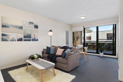 A Comfy & Cozy 2BR Apt Near Flemington Races - New Castle Holiday 1