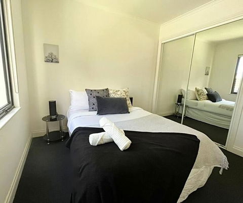 A Cozy 2B2B Apt Next To Carlton Garden W/ Parking - New Castle Holiday 2