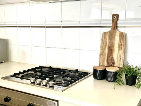 A Cozy 2B2B Apt Next To Carlton Garden W/ Parking - New Castle Holiday 4