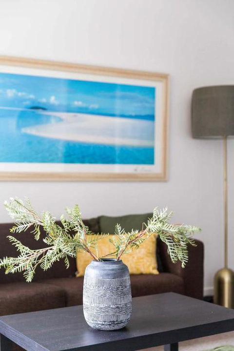 A Cozy 2BR Apt On Collins Near Flinders Station - New Castle Holiday 4