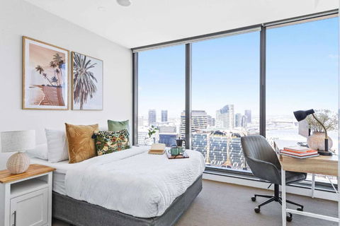 A Cozy 2BR Apt With Harbour Views And FREE Parking - New Castle Holiday 3