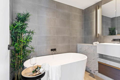 A Cozy 3BR Apt With Panoramic Views FREE Parking - New Castle Holiday 4