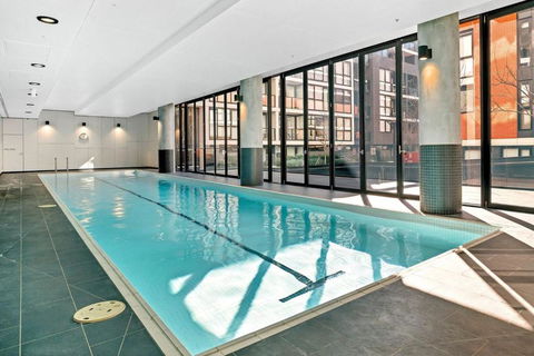A Cozy & Plush 2BR Apt Next To The Yarra River - New Castle Holiday 2