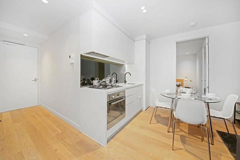 A Cozy & Stylish 2BR Suite In Melbourne CBD - New Castle Holiday 4