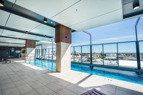A Cut Above The West 3BR Staycation Pool Gym - New Castle Holiday 4