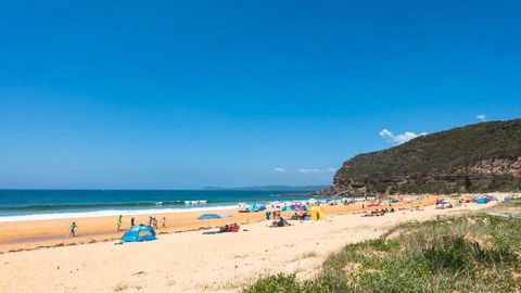 A Grand Beach Retreat - New Castle Holiday 4