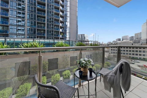 A Large 2BR Apt Near Crown Sleeps 8 FREE Parking - New Castle Holiday 0