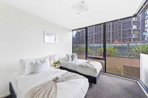 A Large 2BR Apt Near Crown Sleeps 8 FREE Parking - New Castle Holiday 3